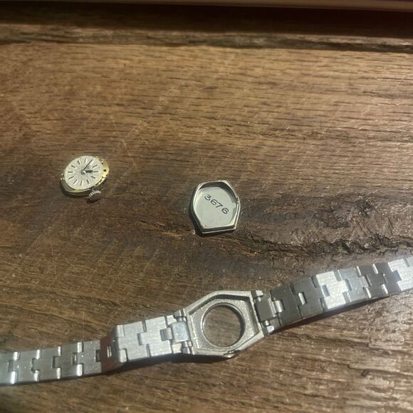 VINTAGE 1970s BULOVA GODDESS OF TIME WIND-UP WATCH BRACELET #3676 Works - Picture 5 of 11